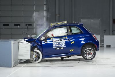 Fiat 500 najmniej bezpieczny pojazd do ubezpieczenia zgodnie z internetowej [w / video]